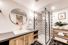 Majestic 3-Bedroom Designer Apartment