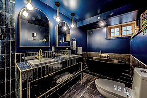 Majestic 3-Bedroom Designer Apartment