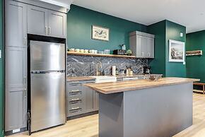 Majestic 3-Bedroom Designer Apartment