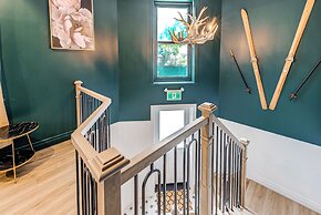 Majestic 3-Bedroom Designer Apartment