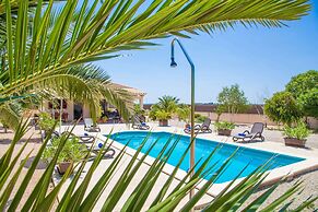 Villa With Pool & Terrace