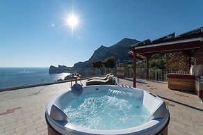MAIN Roof Terrace Apartment