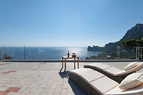 MAIN Roof Terrace Apartment