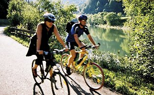 Beautiful Apartment With Balcony