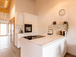 Beautiful Apartment With Balcony