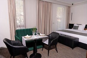 Select Hill Resort