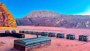 Wadi Rum Hikes & Camp