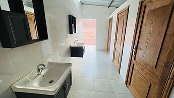 Wadi Rum Hikes & Camp