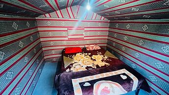 Wadi Rum Hikes & Camp