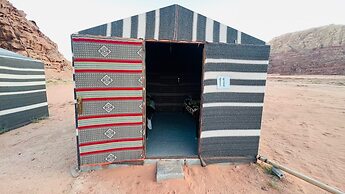 Wadi Rum Hikes & Camp