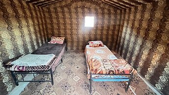 Wadi Rum Hikes & Camp