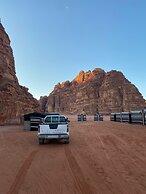 Wadi Rum Hikes & Camp