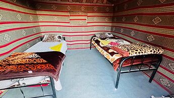 Wadi Rum Hikes & Camp