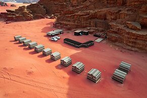 Wadi Rum Hikes & Camp