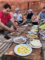 Wadi Rum Hikes & Camp