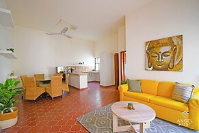 Colorful Zen APTs 2 Blocks to the Beach