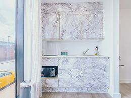 Vibrant Bright Apartment Sheffield Sleeps 2