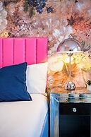 Outstanding Deluxe Self Contained City Apartment