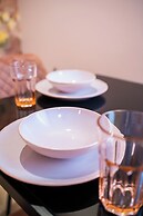 Outstanding Deluxe Self Contained City Apartment