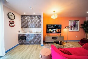 Outstanding Deluxe Self Contained City Apartment