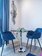 Blue Shade Studio Apartment in Sheffield City