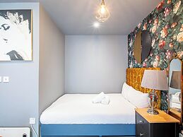 Bright and Spacious Studio in Sheffield Centre