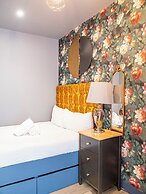 Bright and Spacious Studio in Sheffield Centre