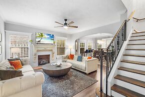 2 Mansions Pool Garden & BBQ Sleeps 22-8 BR