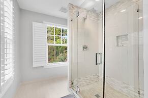 2 Mansions Pool Garden & BBQ Sleeps 22-8 BR