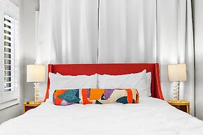 2 Mansions Pool Garden & BBQ Sleeps 22-8 BR