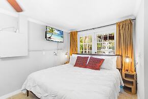 2 Mansions Pool Garden & BBQ Sleeps 22-8 BR