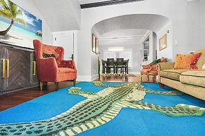 2 Mansions Pool Garden & BBQ Sleeps 22-8 BR