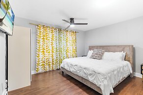 2 Mansions Pool Garden & BBQ Sleeps 22-8 BR