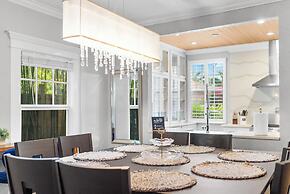 2 Mansions Pool Garden & BBQ Sleeps 22-8 BR