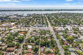 2 Mansions Pool Garden & BBQ Sleeps 22-8 BR