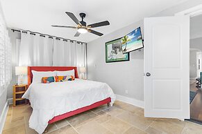 2 Mansions Pool Garden & BBQ Sleeps 22-8 BR