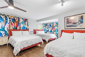 2 Mansions Pool Garden & BBQ Sleeps 22-8 BR