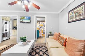 2 Mansions Pool Garden & BBQ Sleeps 22-8 BR