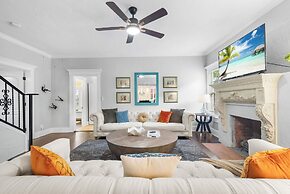 2 Mansions Pool Garden & BBQ Sleeps 22-8 BR