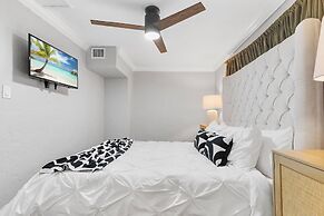 2 Mansions Pool Garden & BBQ Sleeps 22-8 BR