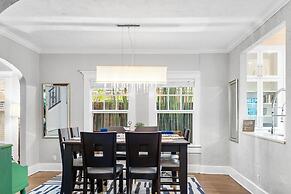 2 Mansions Pool Garden & BBQ Sleeps 22-8 BR