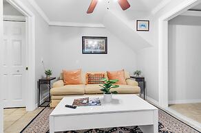 2 Mansions Pool Garden & BBQ Sleeps 22-8 BR