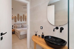 Aristotle Suites
