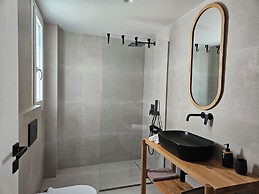 Aristotle Suites