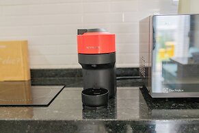 Aptos com Piscina e AC Brazilian Corner