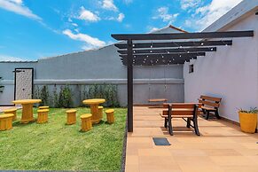 Aptos com Piscina e AC Brazilian Corner