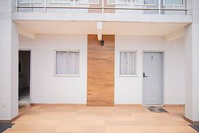 Aptos com Piscina e AC Brazilian Corner