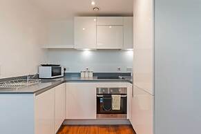 Emerald Suite- Bham Citycentre- Luxury-cinema Room