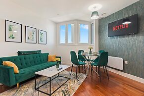 Emerald Suite- Bham Citycentre- Luxury-cinema Room