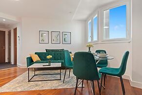 Emerald Suite- Bham Citycentre- Luxury-cinema Room